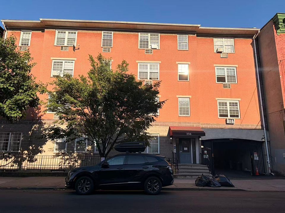 1st image of 356 Palisade Ave APT 2C