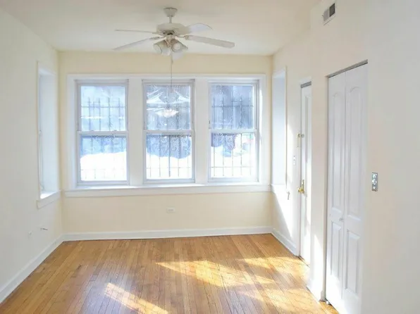 2315 N Greenview Ave, Chicago, IL