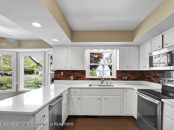 5th image of 3420 Glasgow Dr