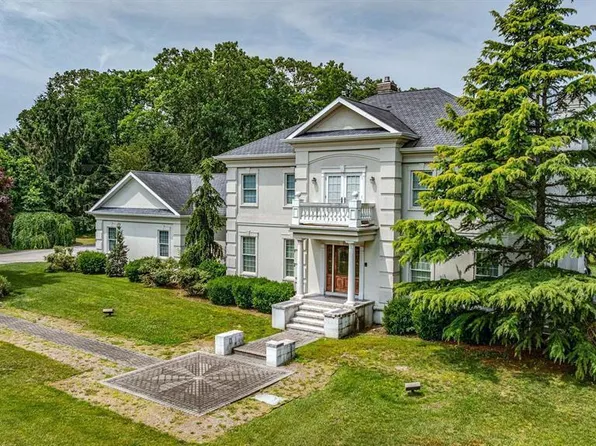 1880 Brookfield St, Vineland, NJ 08361