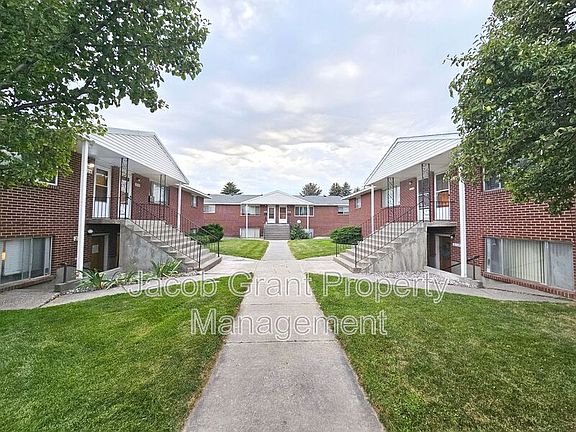 2nd image of 2134 Saint Clair Rd