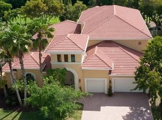 541 Enclave Cir E, Pembroke Pines, FL 33027