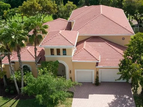 541 Enclave Cir E, Pembroke Pines, FL 33027