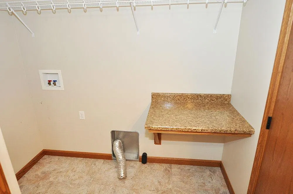 2 bed, 1.5 bath, 1008 sqft, $1,250 — Photo 4