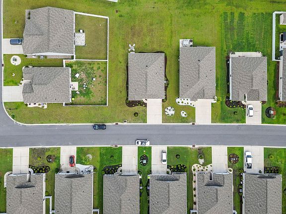 3rd image of 893 Freestyle Ct.