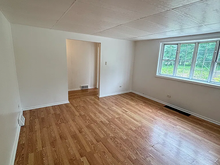 404 Curtin Ave — Photo 2