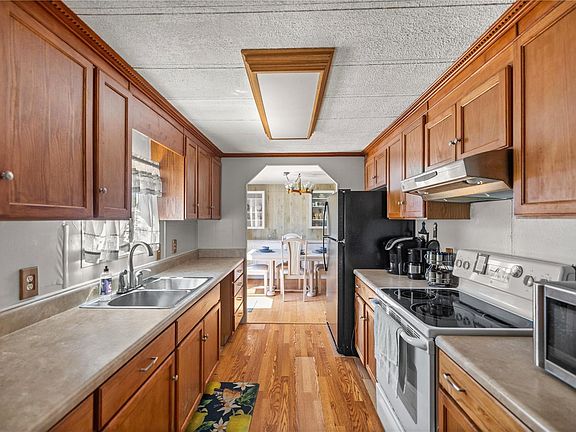 5th image of 18894 SE 55th Pl