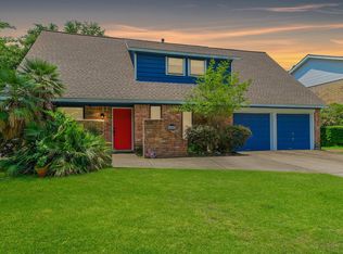 12207 Level Run St, Meadows Place, TX 77477