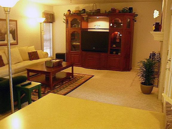 2nd image of 2833 Stratford Ln