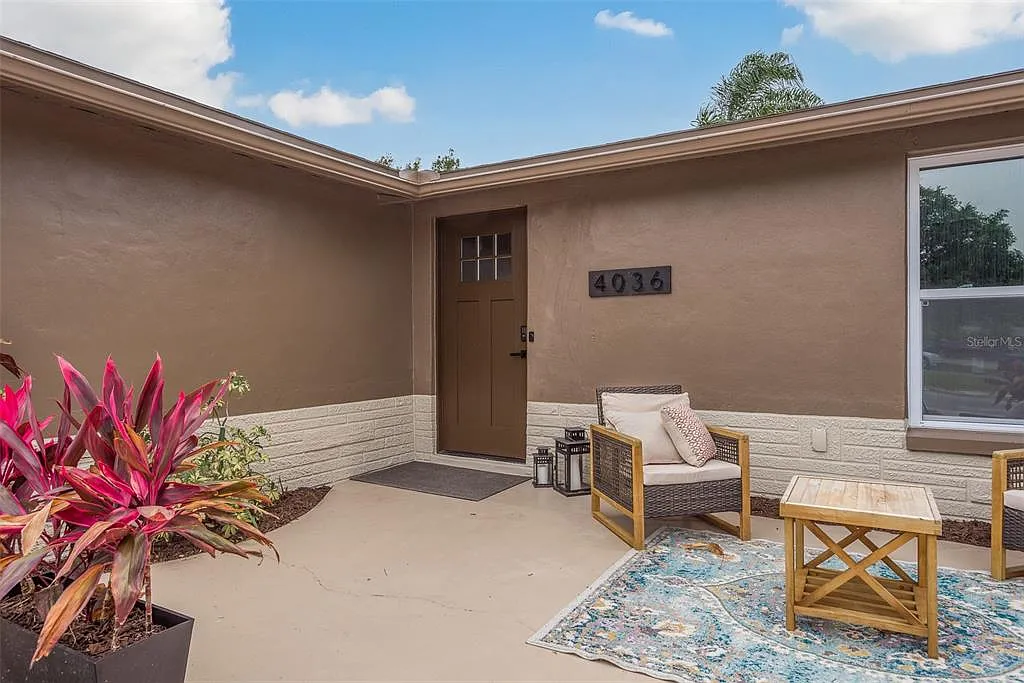 3 bed, 2.0 bath, 1842 sqft, $2,350 — Photo 3