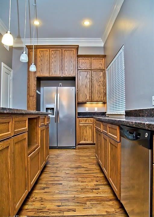 005_Building Photo - 1215 Rosedale St