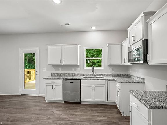 5th image of 1042 Bebb Willow Ln
