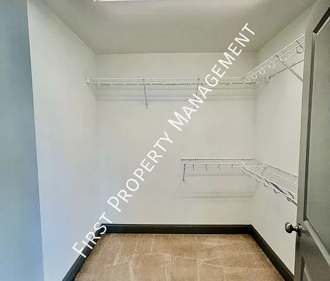 2320 Ashmore Ave — Photo 33