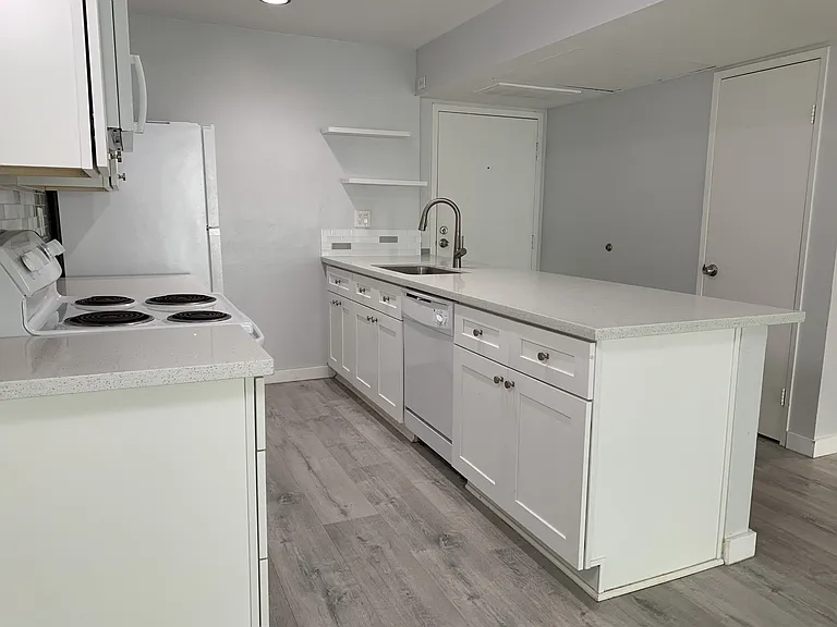 6151 Rancho Mission Rd #308 — Photo 2