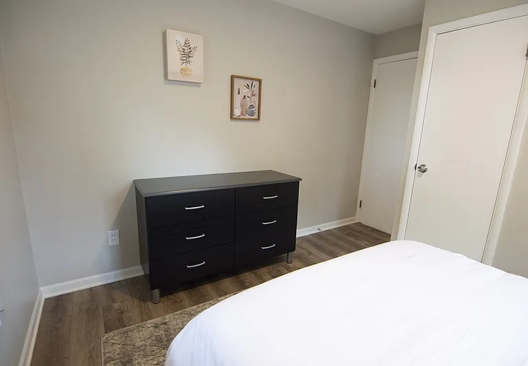 6125 Broadview Rd — Photo 7