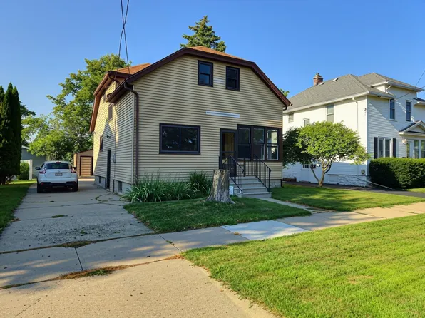 806 W 8th Ave, Oshkosh, WI 54902