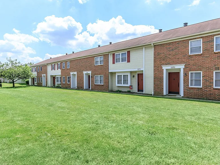 Park Club Townhomes — Photo 20