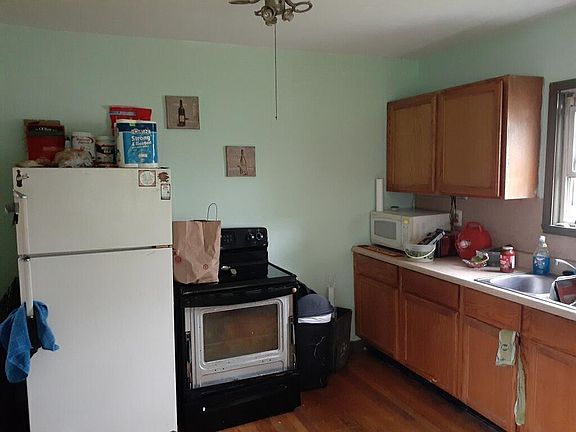 4th image of 1362 Park Ave E