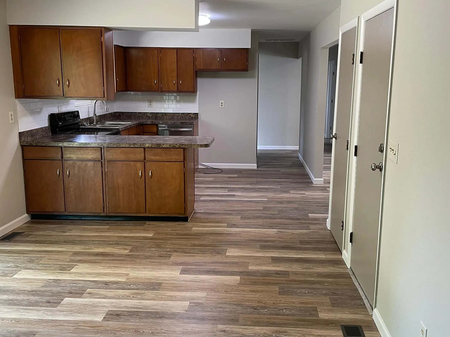 2511 Flowerstone Dr — Photo 4