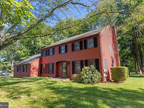 2nd image of 307 Pine Run Rd