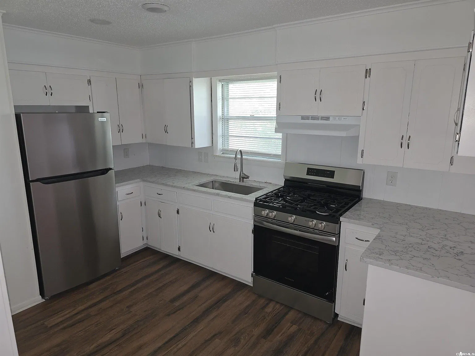 3 bed, 2.0 bath, 1428 sqft, $1,595 — Photo 4