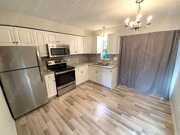 4th image of 15137 Omaha St