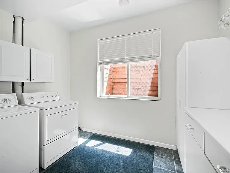 1641 Ames Ct — Photo 13
