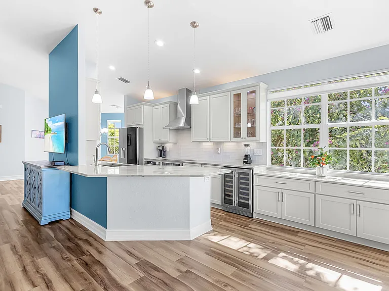 5610 Cape Harbour Dr #201 — Photo 11