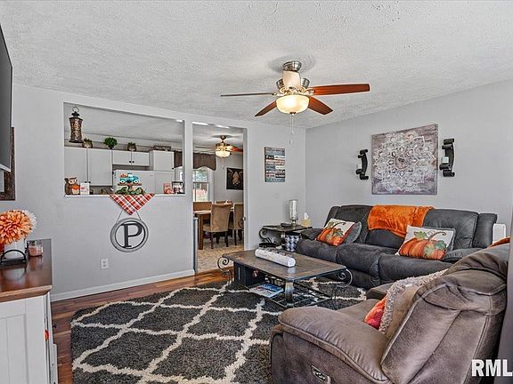 4th image of 1105 6th St