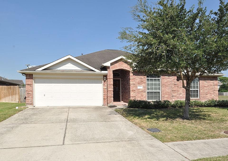 1st image of 3902 Glenoak Dr