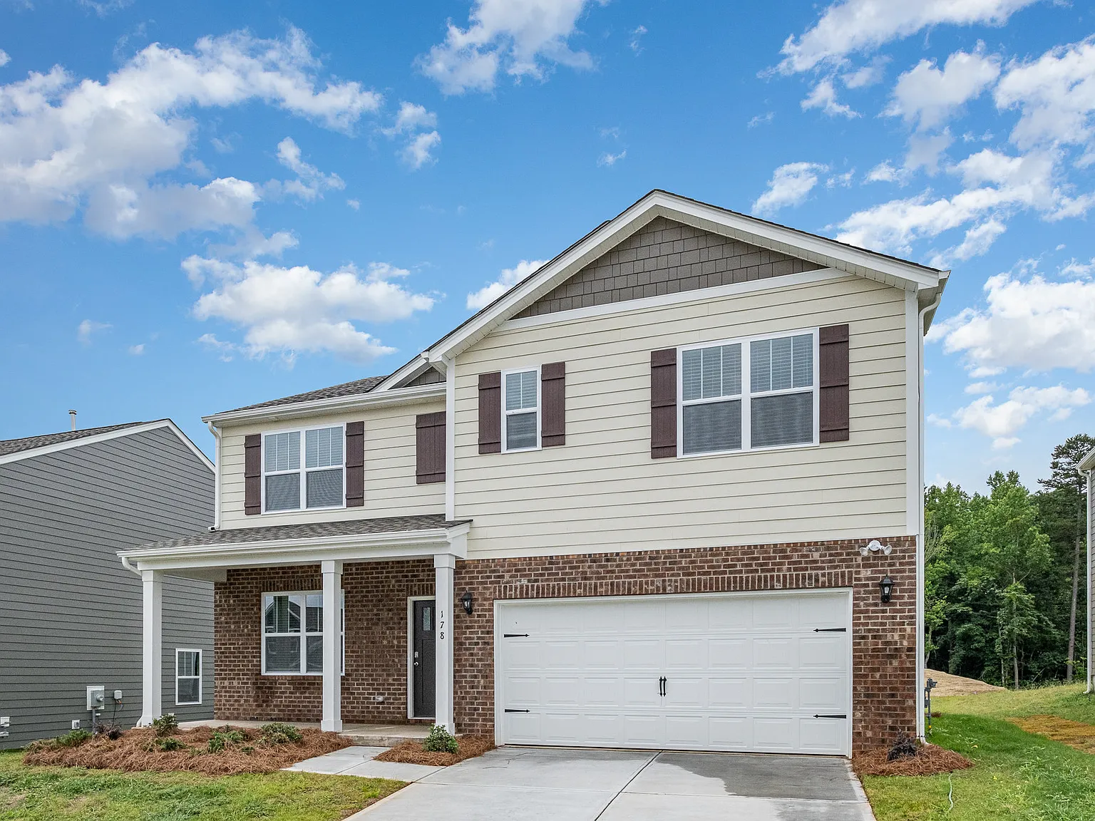 178 N Hill Ln — Photo 2