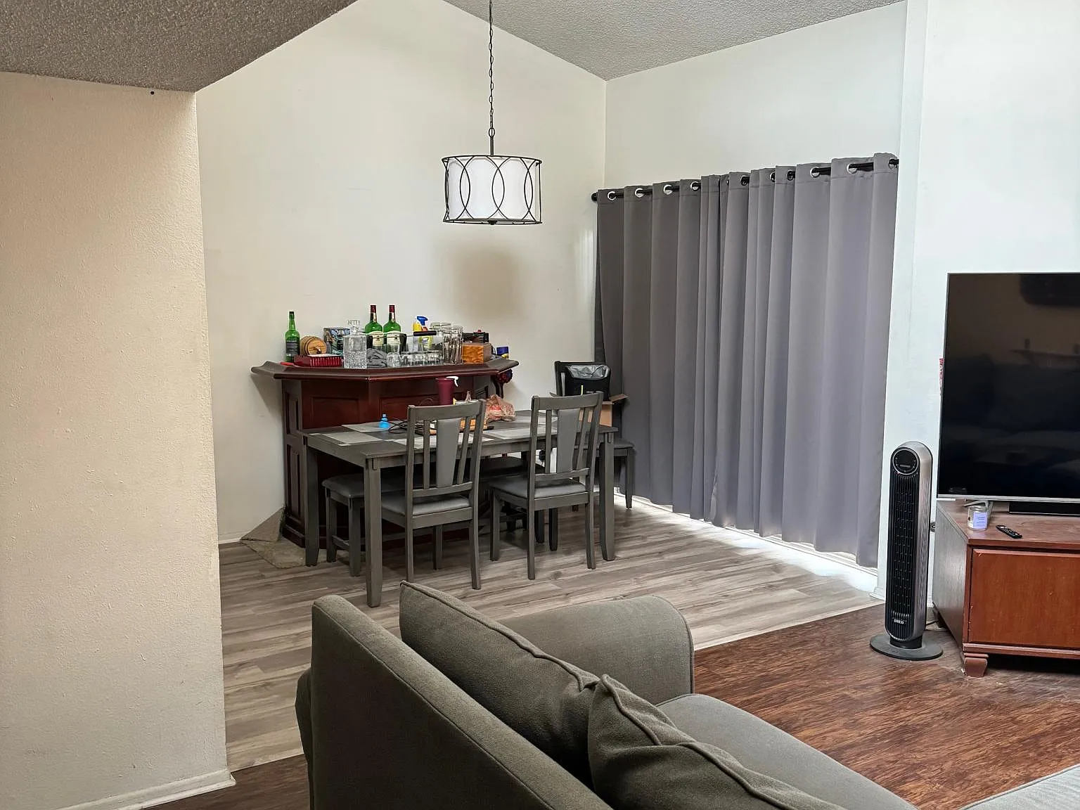 2 bed, 1.5 bath, 1048 sqft, $1,200 — Photo 1