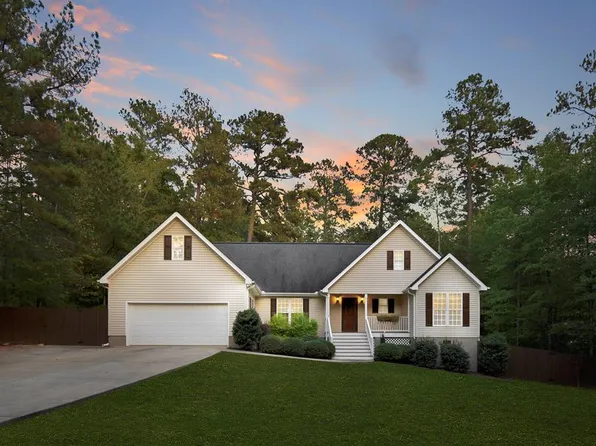 104 Twisted Oak Ct, Greenwood, SC 29646