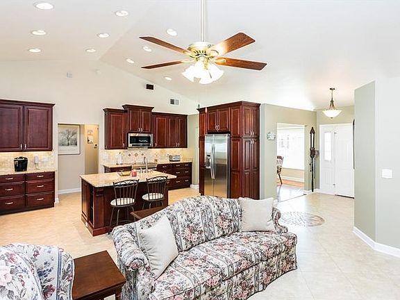 2nd image of 1215 Lake Rogers Cir