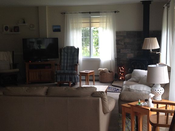 2nd image of 250 Proctor Ave