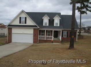 10 Pender Rd, Spring Lake, NC 28390