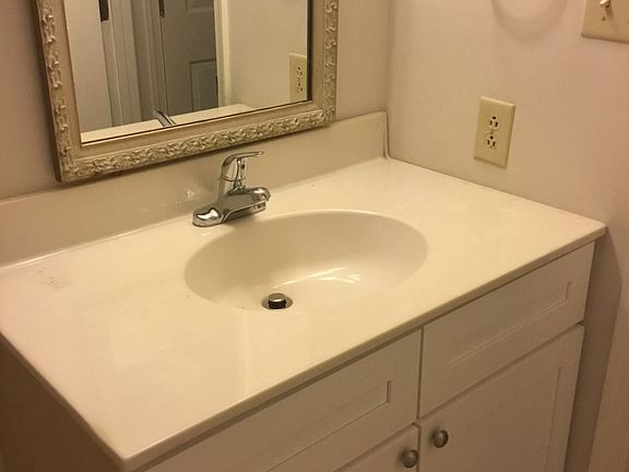 4th image of 815 Seabury Ct