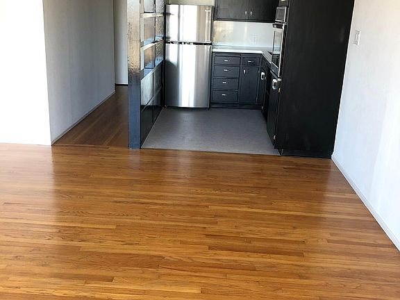 4th image of 1420 Clayton St #102