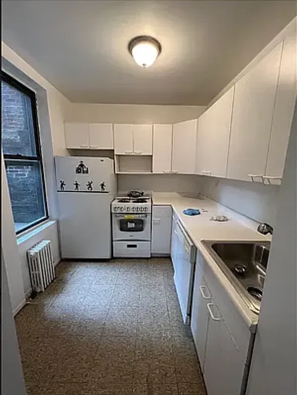 406 East 9th Street — Photo 1