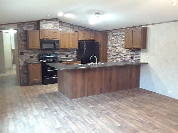 2nd image of 318 Diers Ln