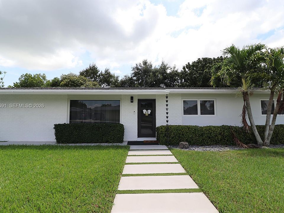 1st image of 8123 SW 95th Ct