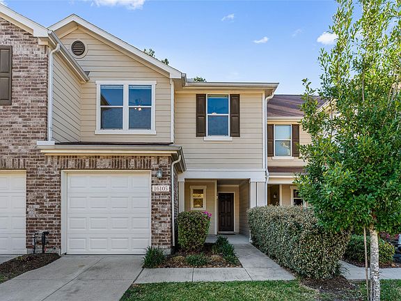 2nd image of 16105 Sweetwater Fields Ln