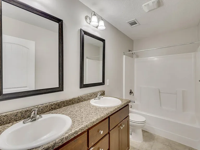 127 Radcliff Dr — Photo 40