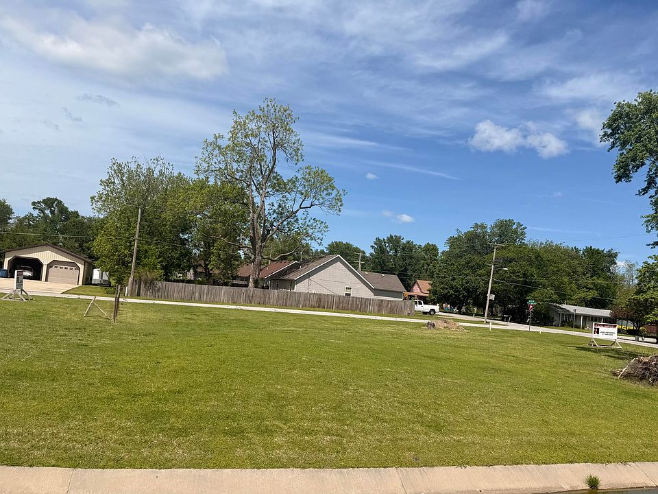 1st image of 2304 Iron Gates Road #1 Of 4
