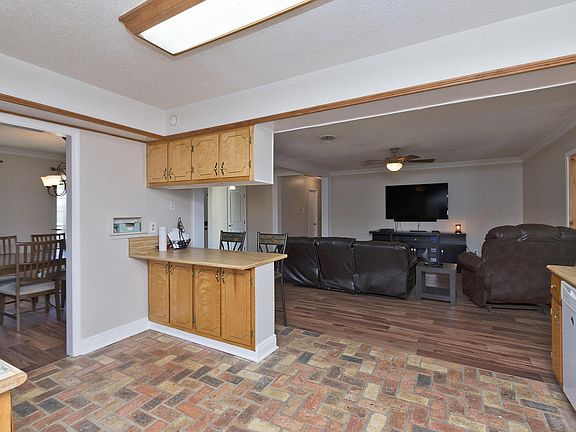 5th image of 837 Bilglade Dr