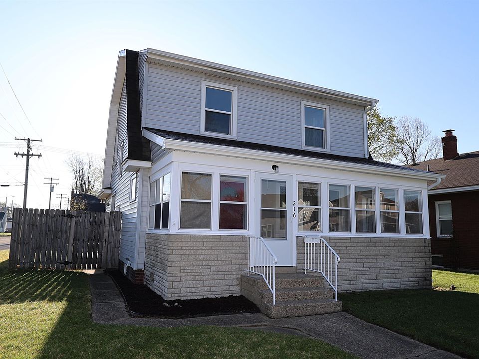 1st image of 216 N Victoria St