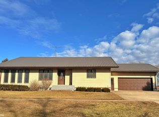 207 Blaine St, Ledyard, IA 50556