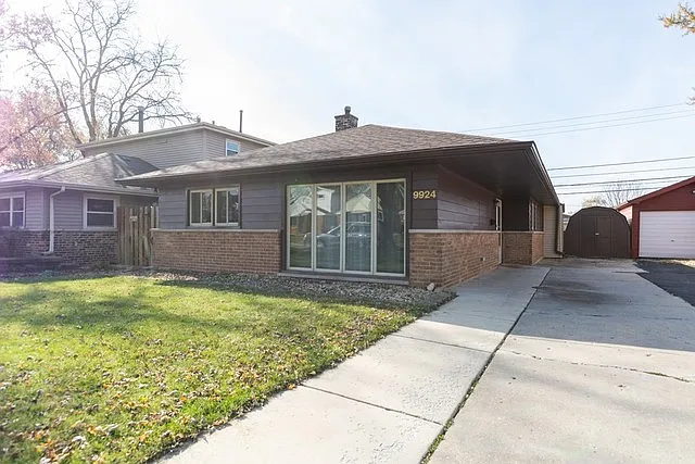 9924 S California Ave photo 1