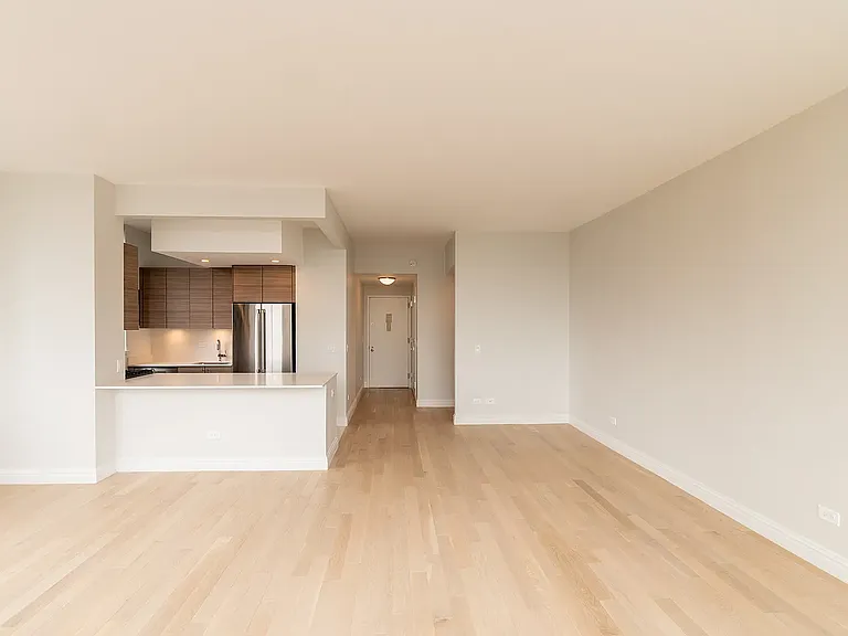 235 W 48th St #44C — Photo 3