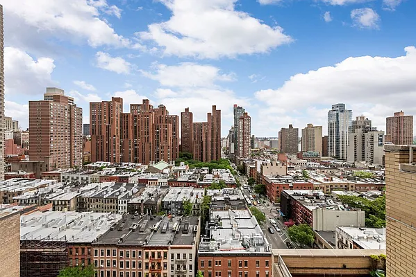 Sold by Nest Seekers International | media 25